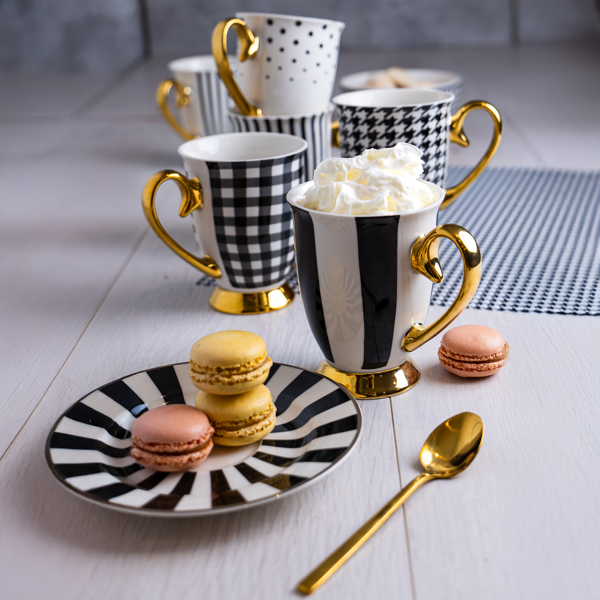 Kubek porcelanowy do kawy Diana Gold 300 ml kratka AMBITION 19997 - obrazek 3